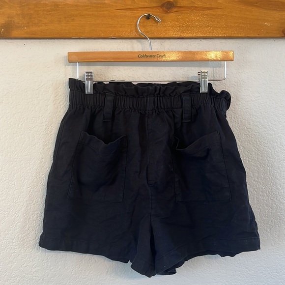 LC Lauren Conrad Smocked Paper Bag Shorts pockets cotton black size medium - Picture 3 of 13